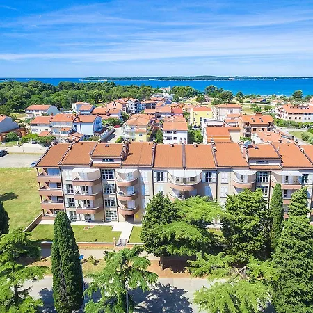 Adriatic Apartments Fažana Exterior foto